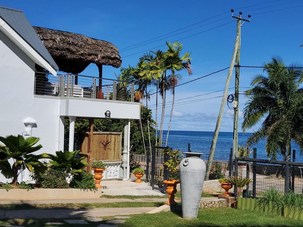 SEA SPLASH SELF CATERING And La Petite Maison Grand Anse  Exterior foto