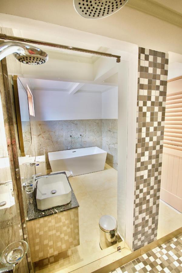 SEA SPLASH SELF CATERING And La Petite Maison Grand Anse  Exterior foto