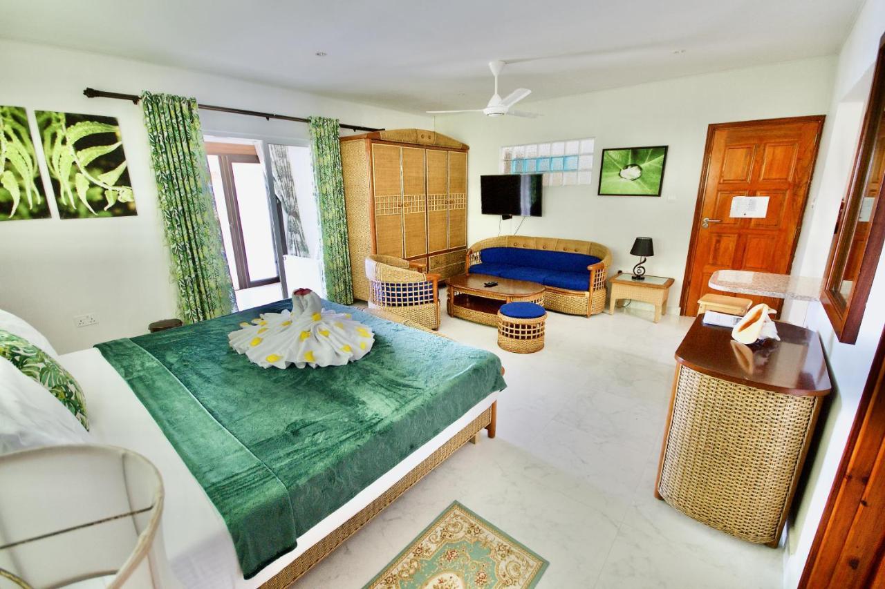 SEA SPLASH SELF CATERING And La Petite Maison Grand Anse  Exterior foto