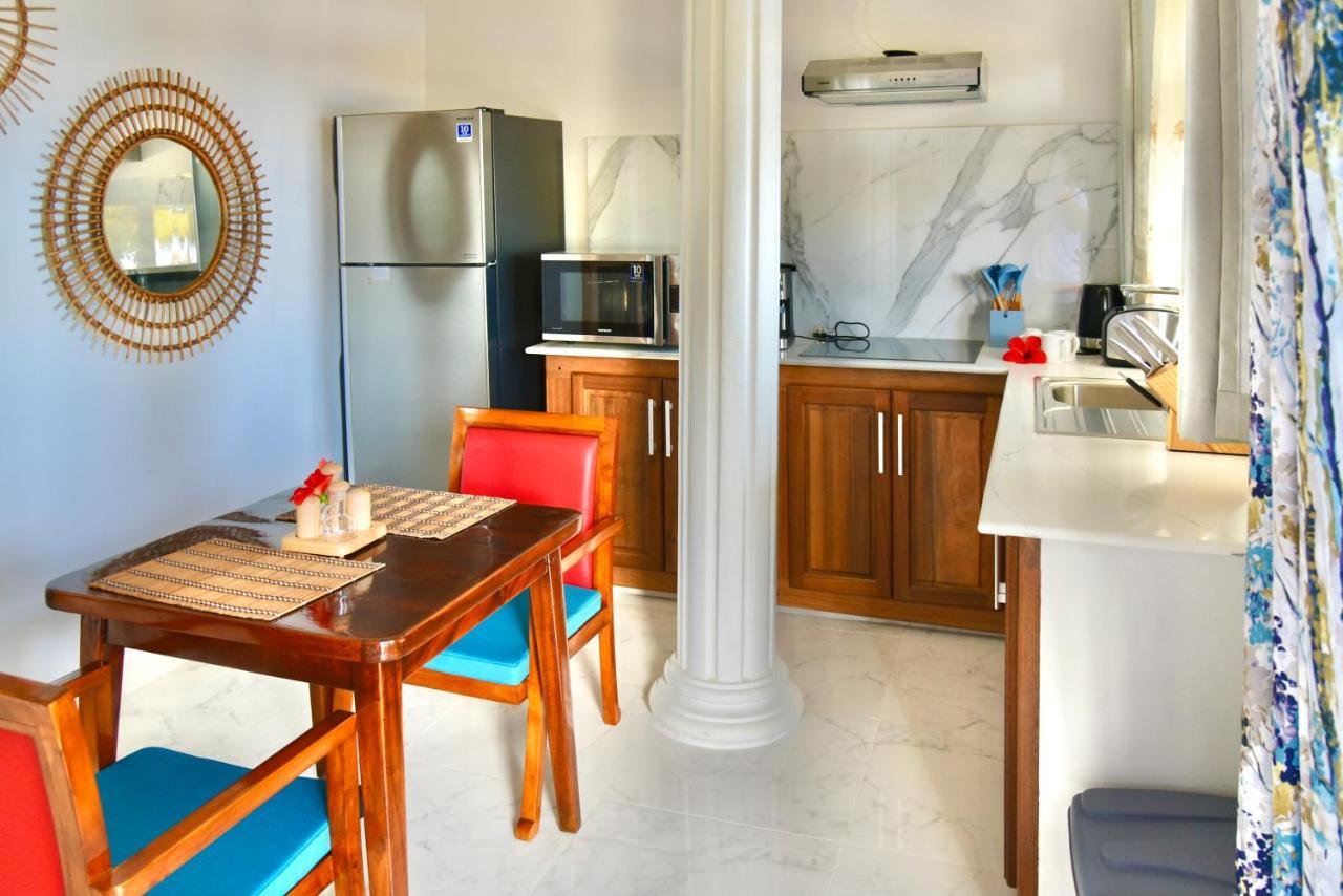 SEA SPLASH SELF CATERING And La Petite Maison Grand Anse  Exterior foto