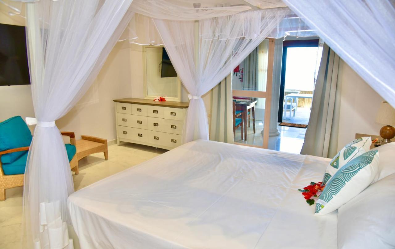 SEA SPLASH SELF CATERING And La Petite Maison Grand Anse  Exterior foto