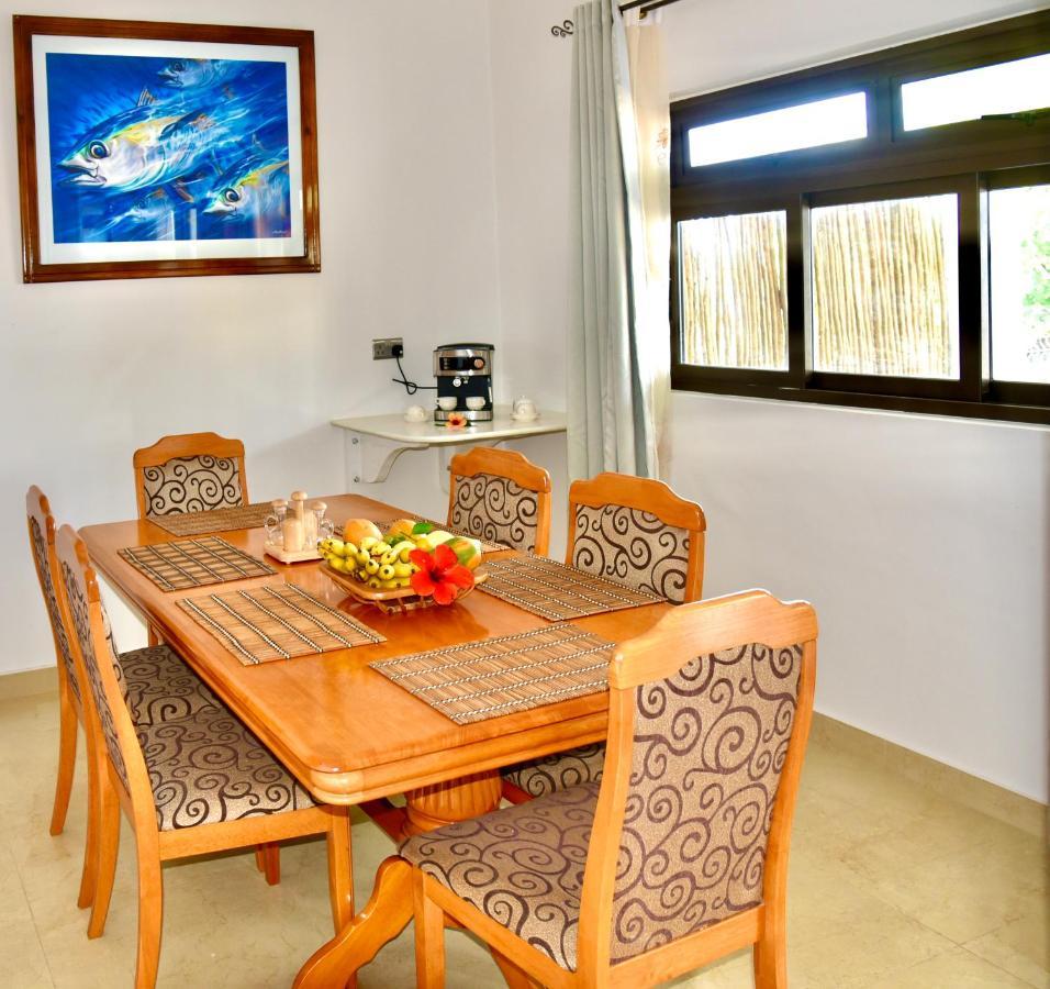 SEA SPLASH SELF CATERING And La Petite Maison Grand Anse  Exterior foto