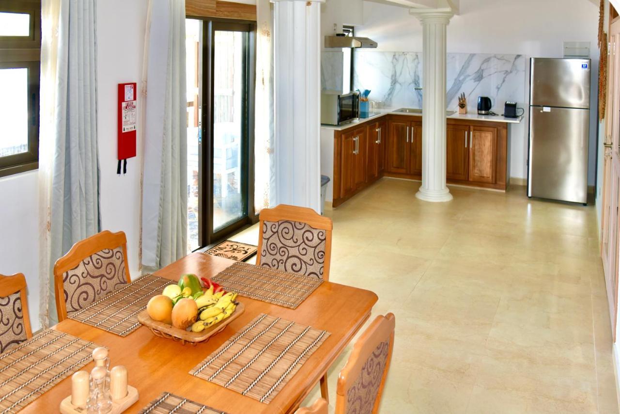 SEA SPLASH SELF CATERING And La Petite Maison Grand Anse  Exterior foto