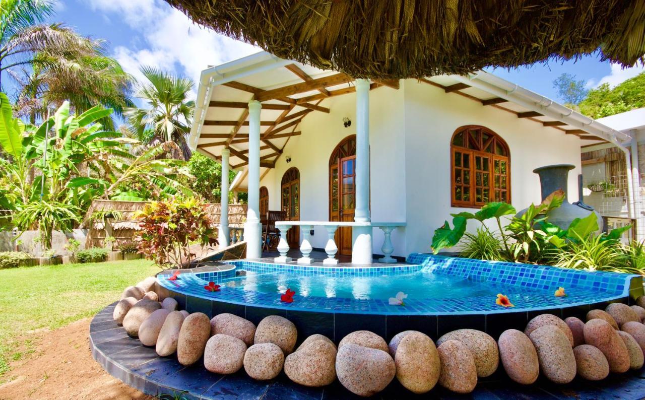 SEA SPLASH SELF CATERING And La Petite Maison Grand Anse  Exterior foto
