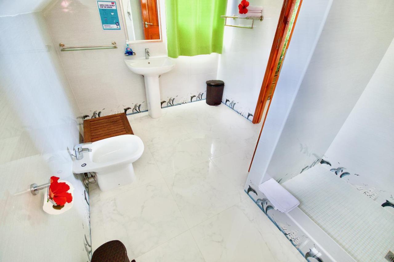 SEA SPLASH SELF CATERING And La Petite Maison Grand Anse  Exterior foto